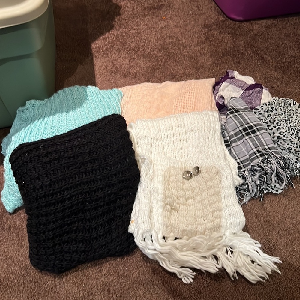 Bundle of 7 Scarves